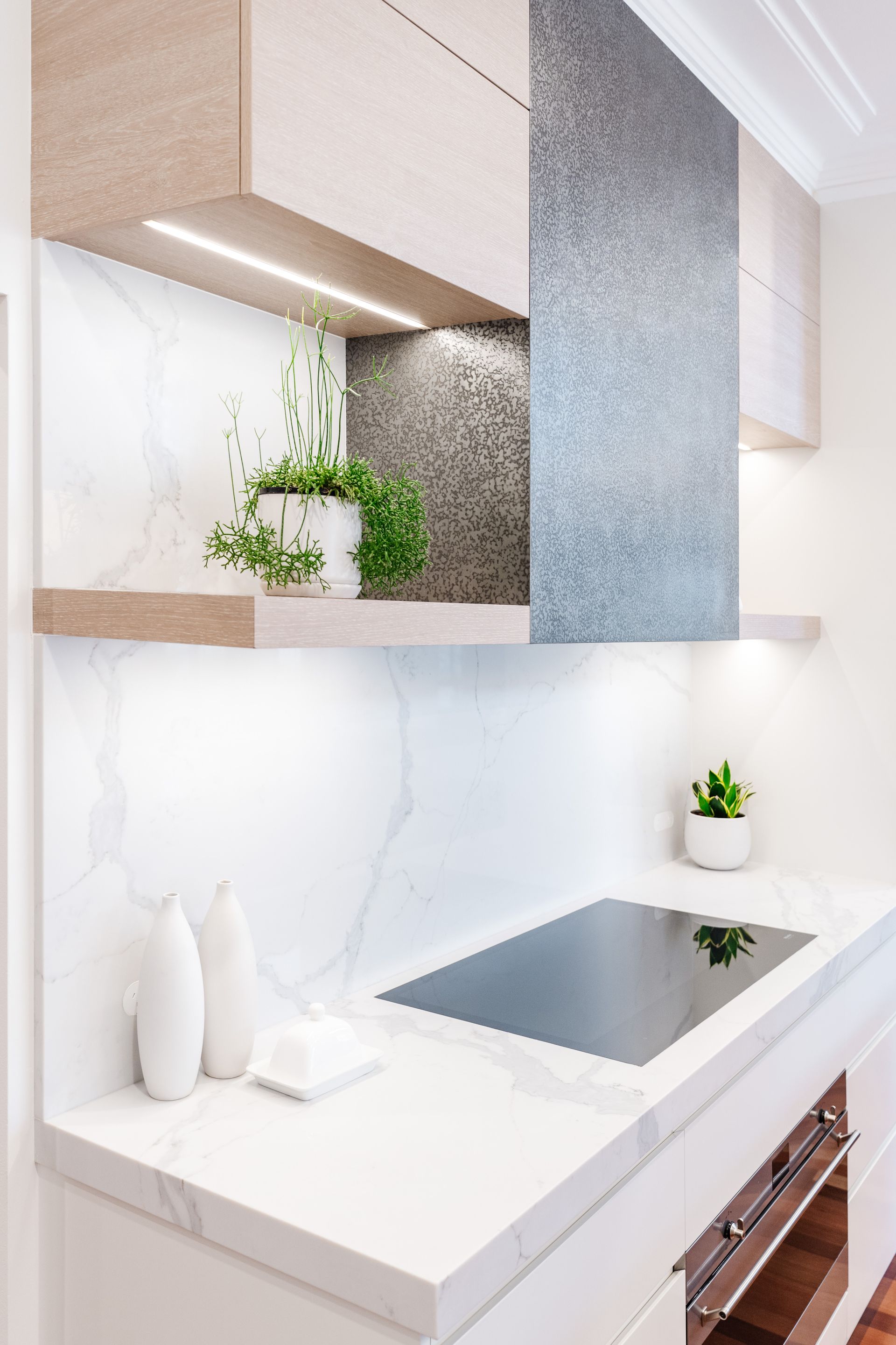 Modern White Kitchen With Marble Backsplash — PKJ Design in Unanderra, NSW