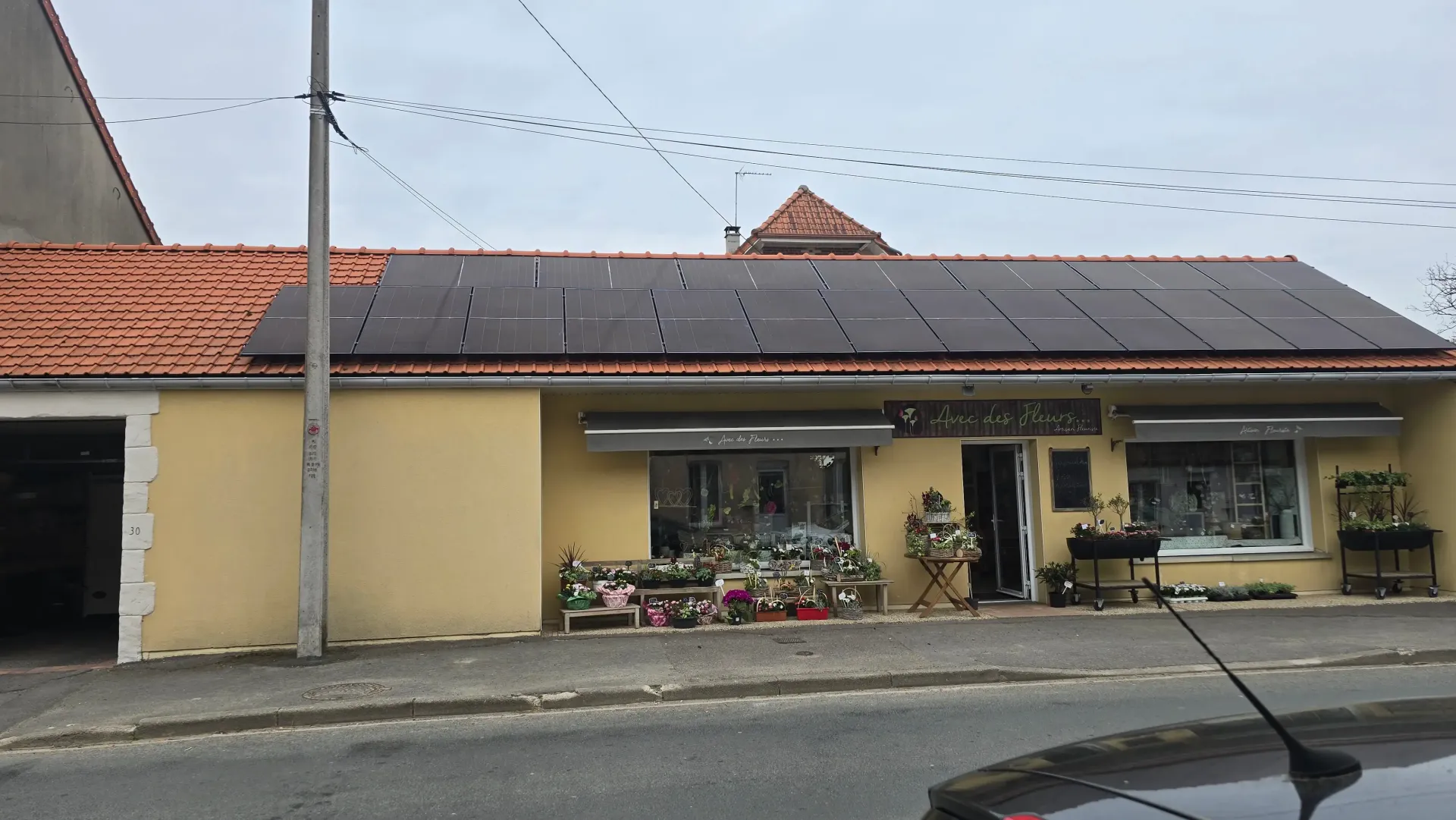 Boutique avec panneau solaire