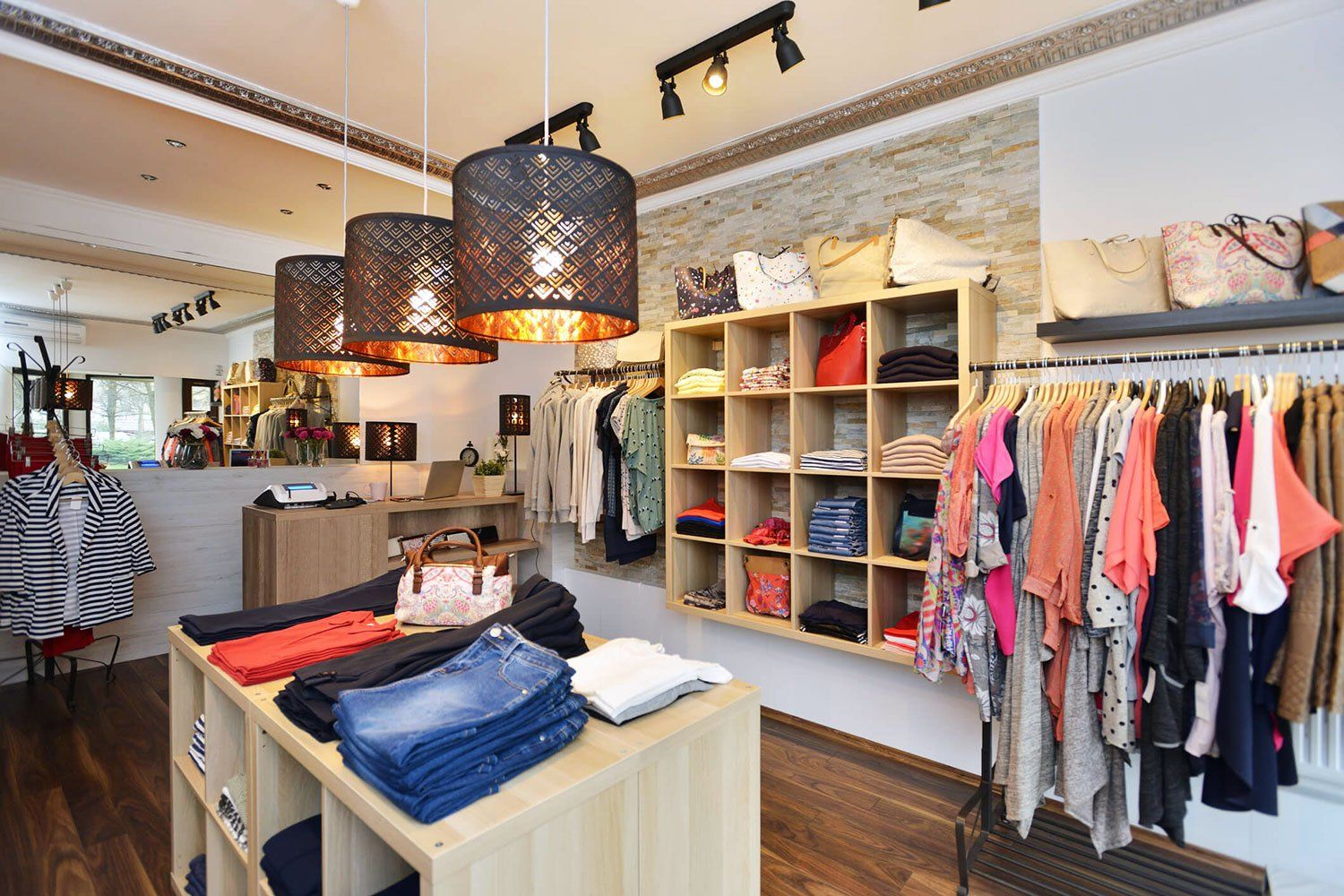 arredo negozi abbigliamento donna