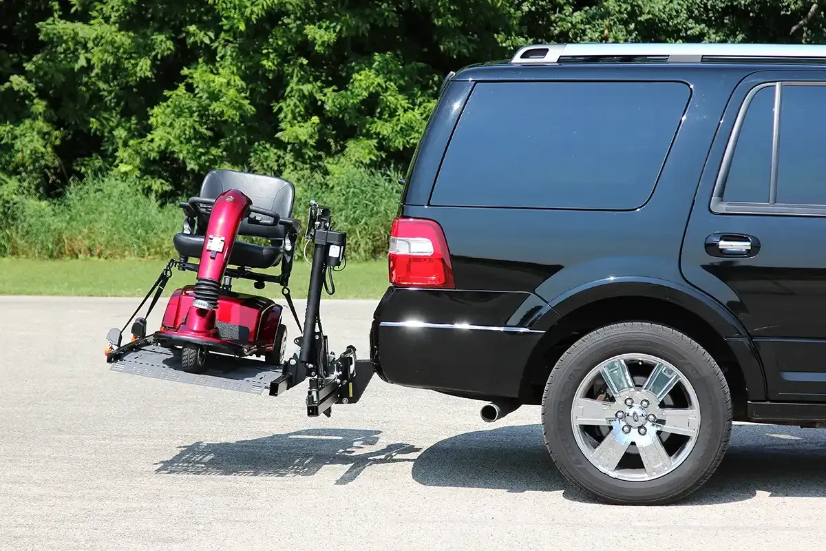 Bruno Out-Sider exterior hitch-mounted vehicle lift