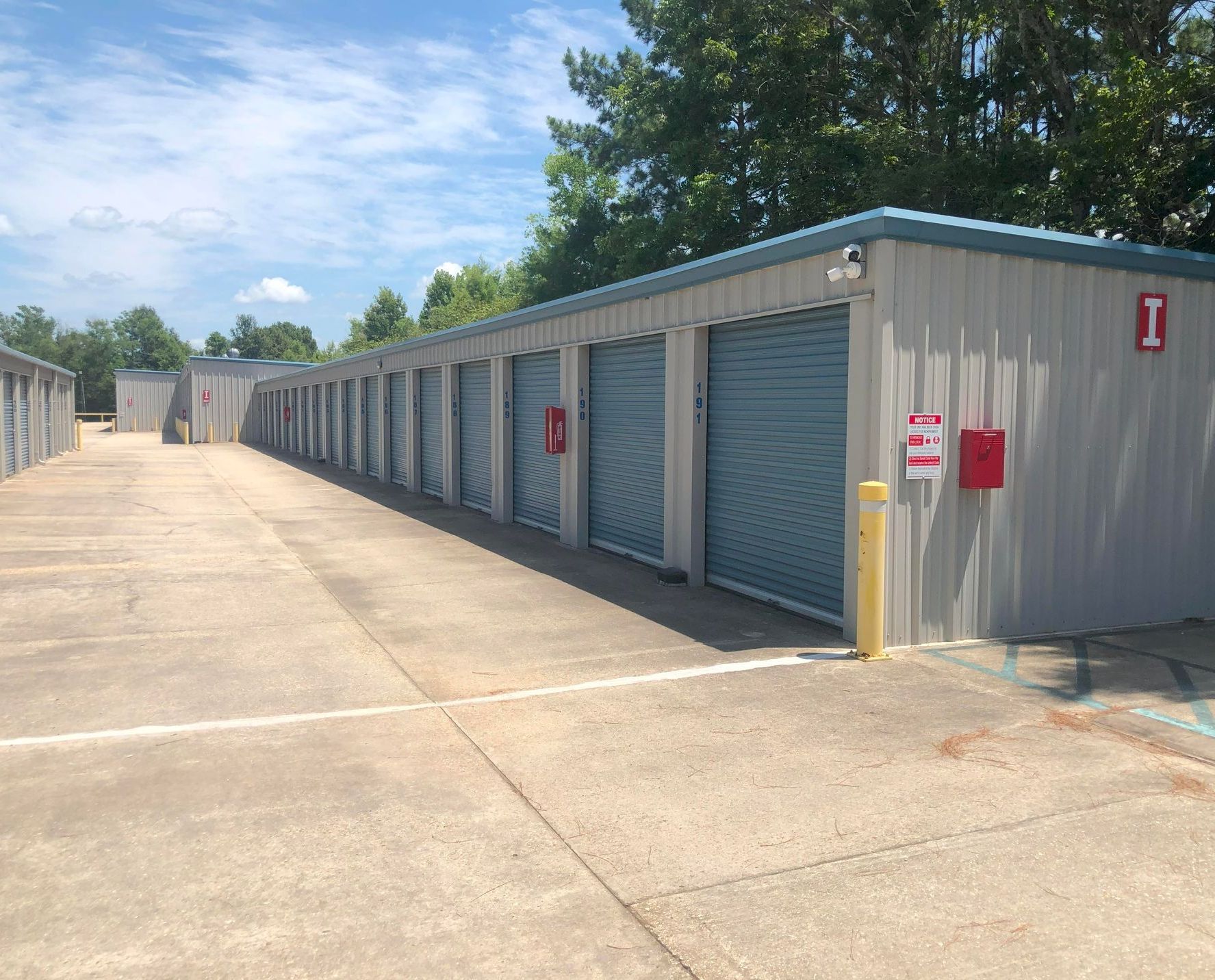 Exterior view of Advanced Mini Storage facility in Zachary, Louisiana, showing RV, Boat, and Self Storage units