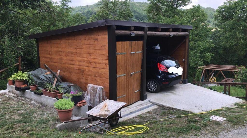 box auto in legno su misura