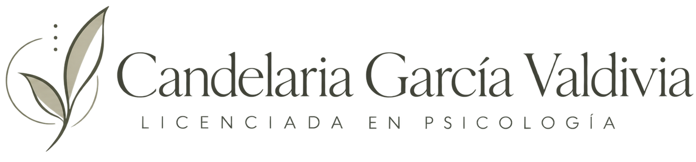 Logotipo de Lic. Candelaria García Valdivia Psicóloga, en estilo cálido y minimalista.
