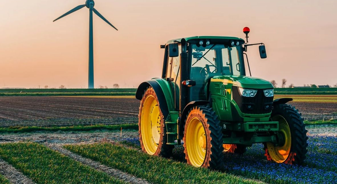 Tractor glass replacement near Mountain City, TN