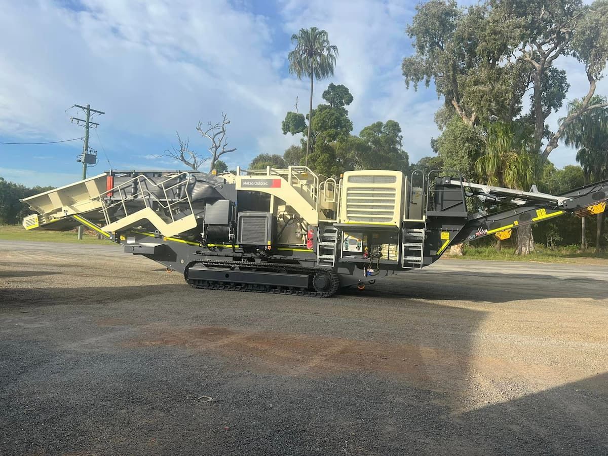 Large Industrial Machine — Barlow's Earthmoving in Rockhampton, QLD