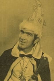 Tinus van Hoof †