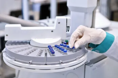 Image biochimie médicale – analyses sanguines spécialisées à Marrakech