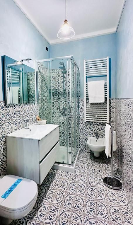 ampio bagno privato