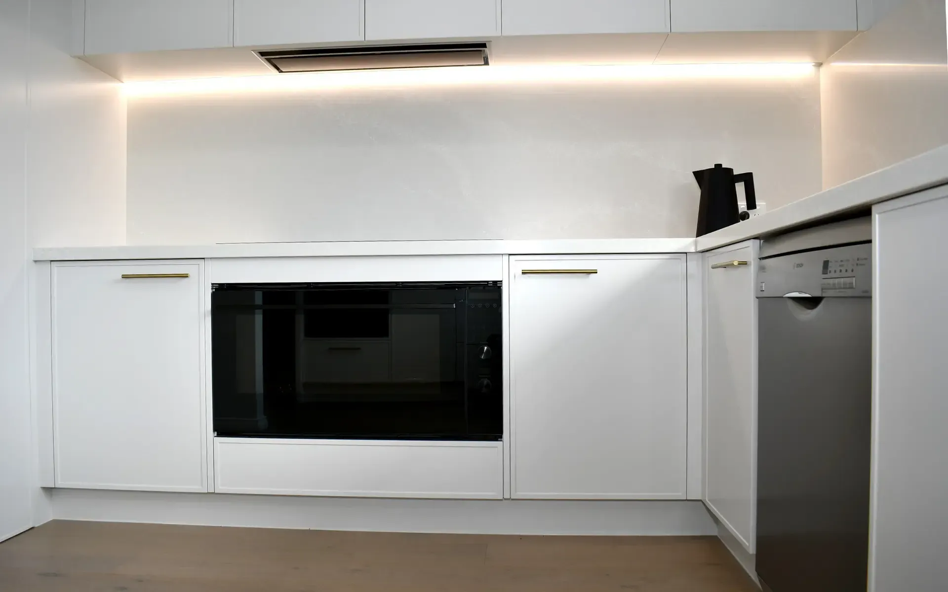 This kitchen renovation in a Nerrina, Ballarat home seamlessly blends modern design with subtle nods to classic style. The updated layout and finishes bring new life to the space while honoring the home’s original charm. 