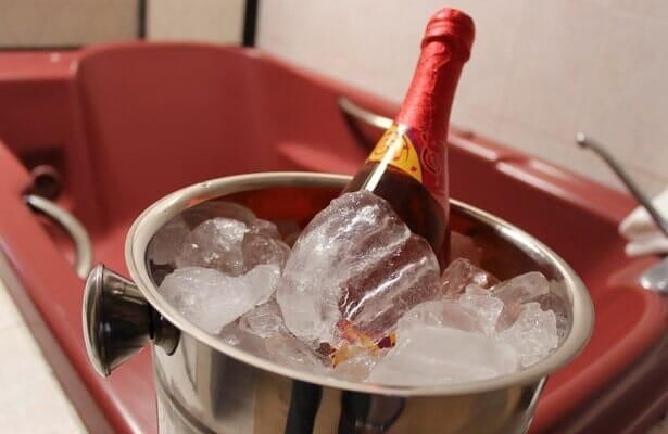 AUTO HOTEL LOS DELFINES -CHAMPAGNE