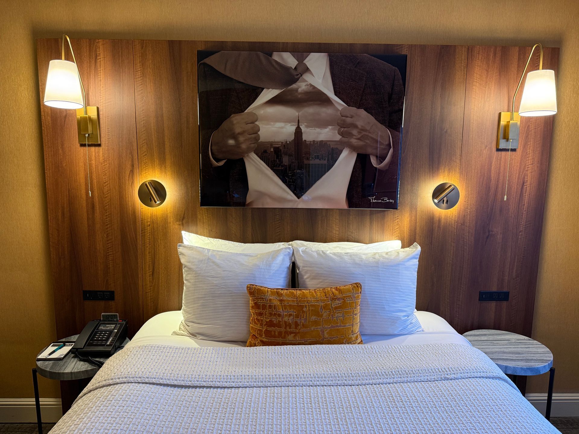 Queen bed - The Dylan Hotel at SFO Millbrae