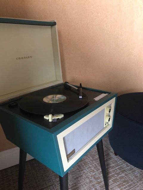 Vinyl record player in deluxe rooms