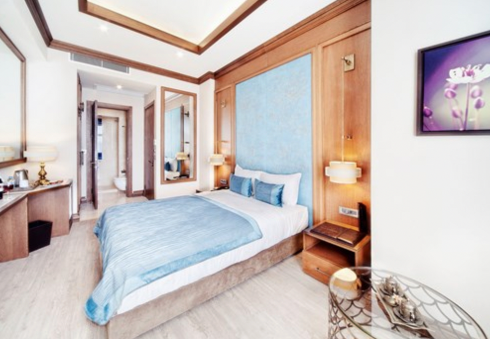 Grand Hotel de Pera, Deluxe Room