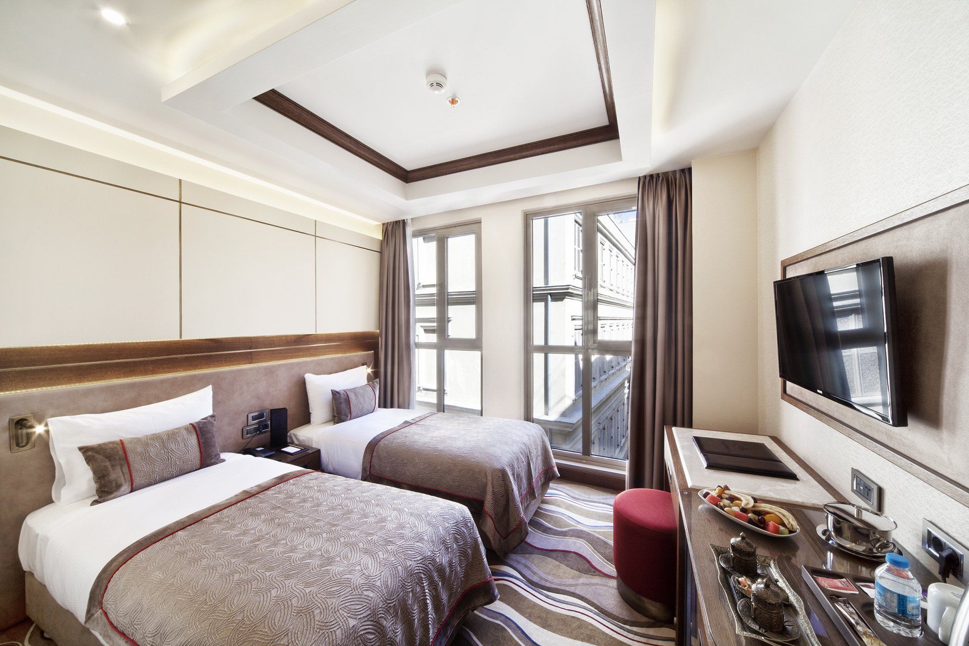 Grand Hotel de Pera, Jakuzili Superior Oda