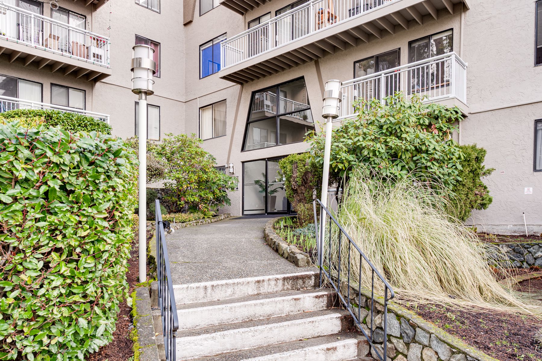 Seaside Place Apartments Gallery