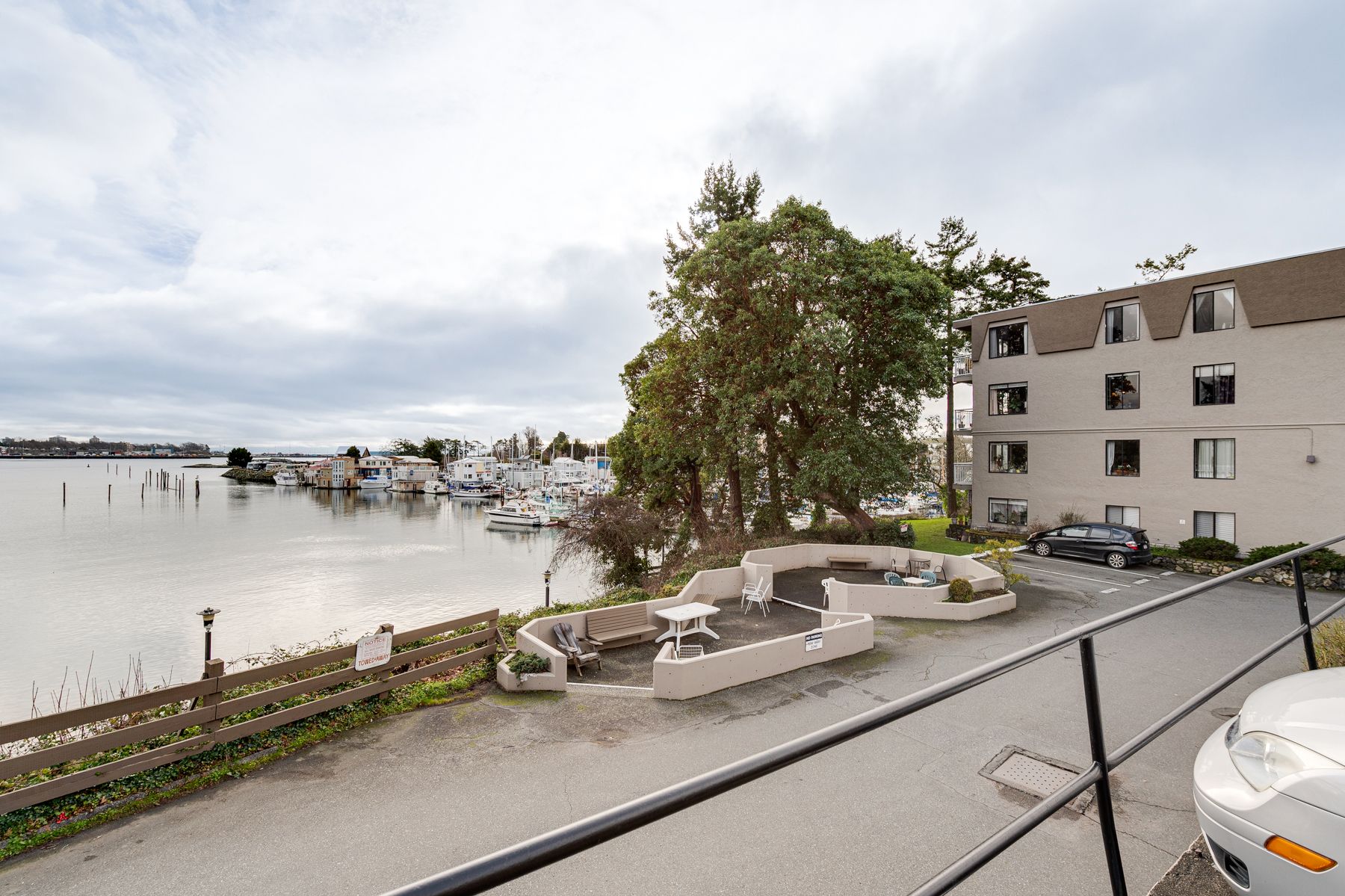 Seaside Place Apartments Gallery