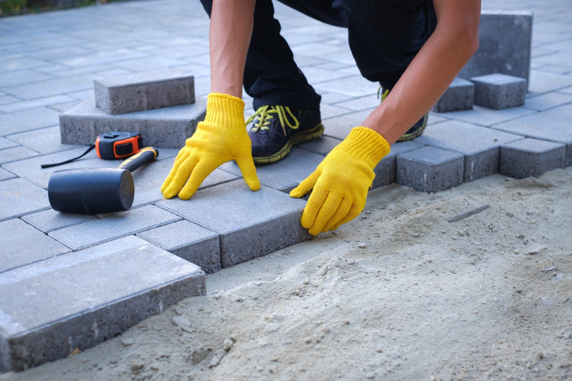 Materiali e pietre per rivestimenti esterni e interni