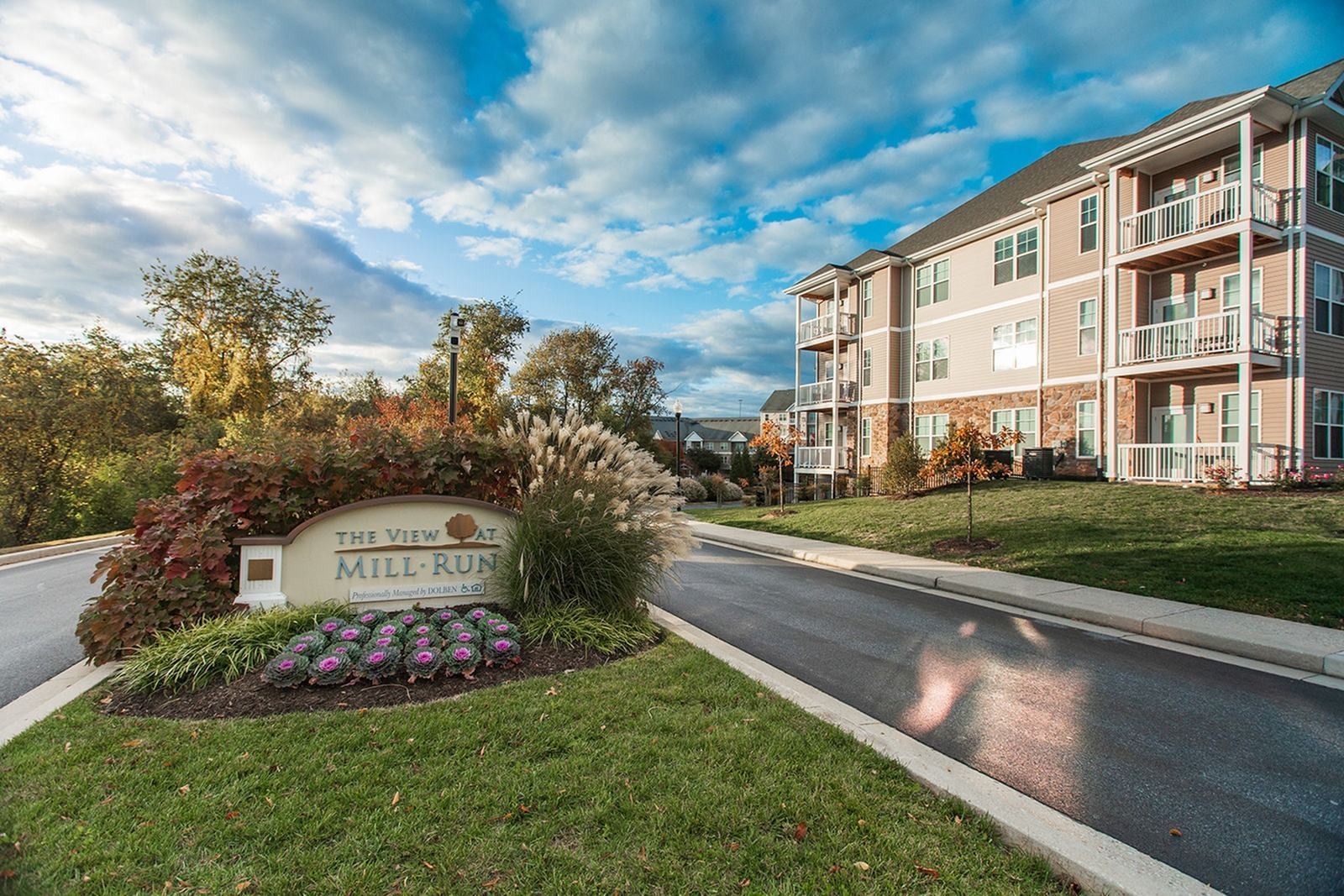 Apartment Community Exterior | The View at Mill Run