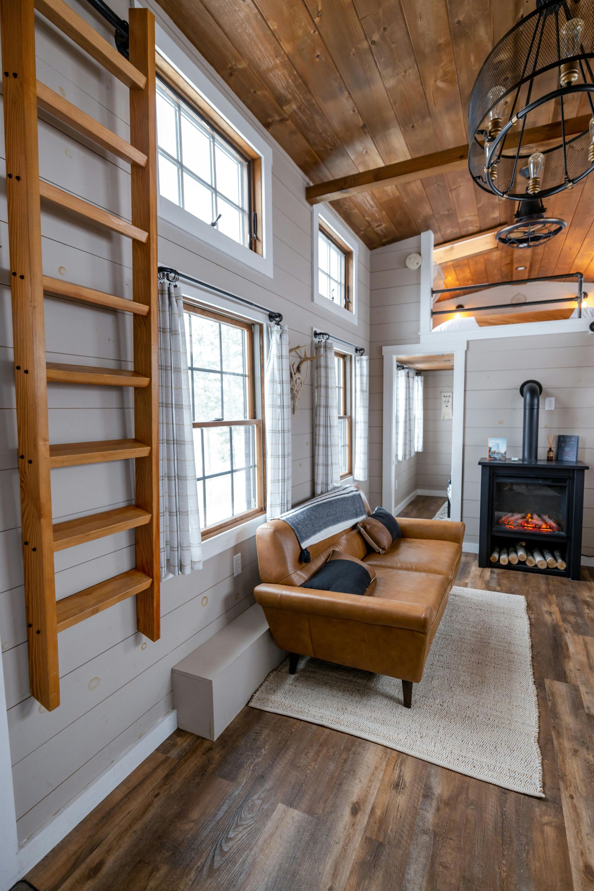 JADU with bedroom loft