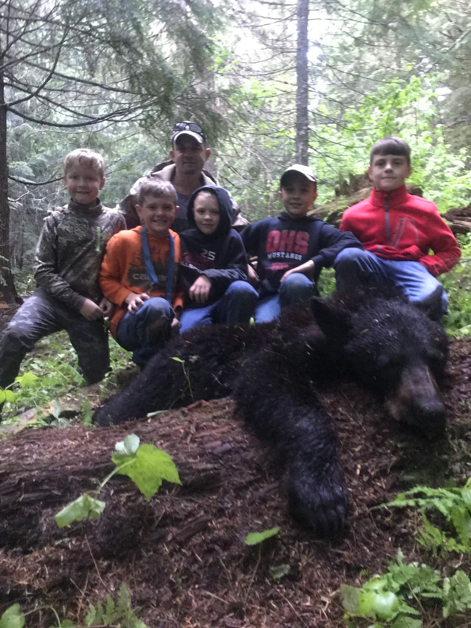 Idaho Whitetail Guides Bear Hunts