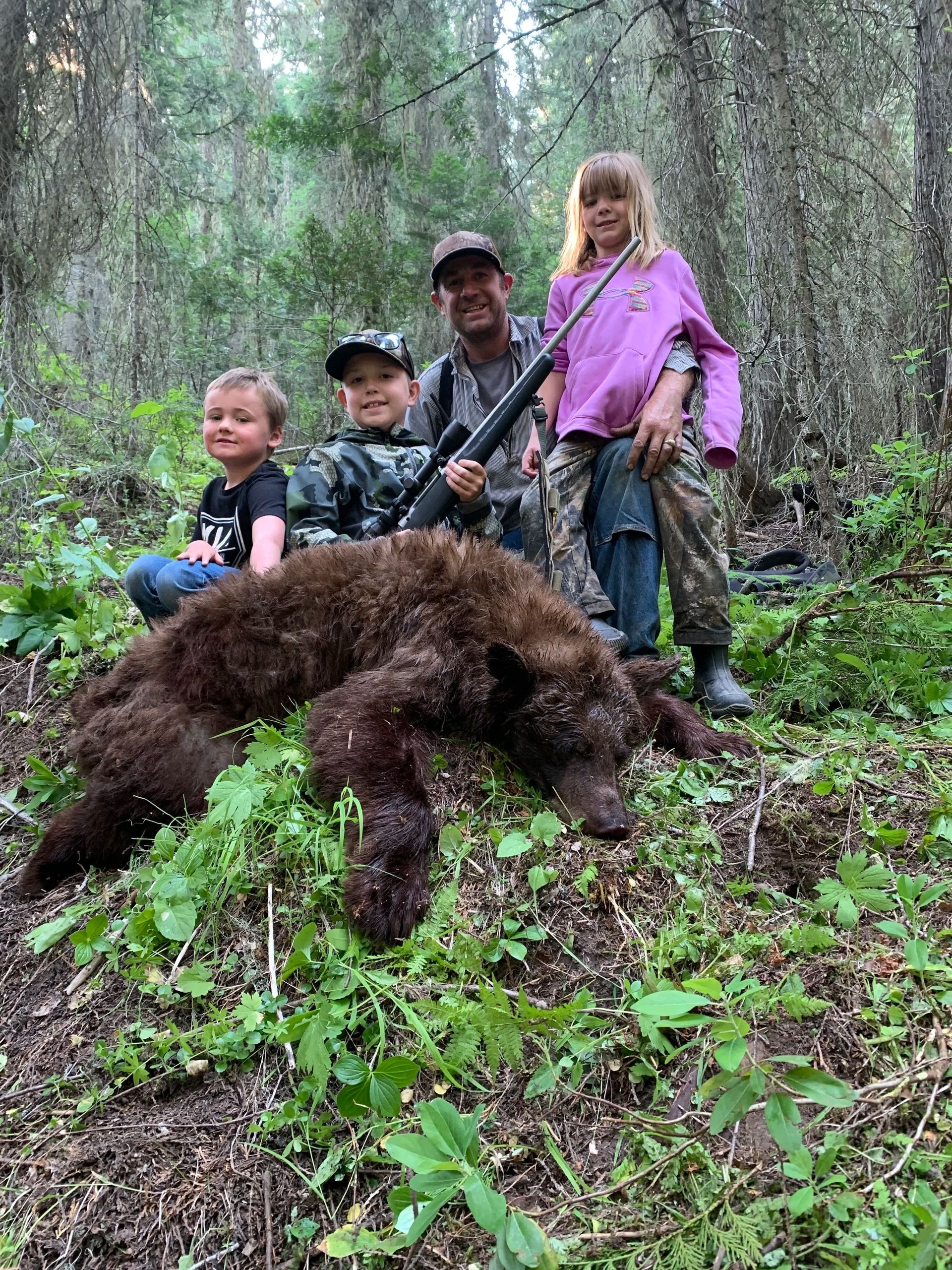 Idaho Whitetail Guides Bear Hunts