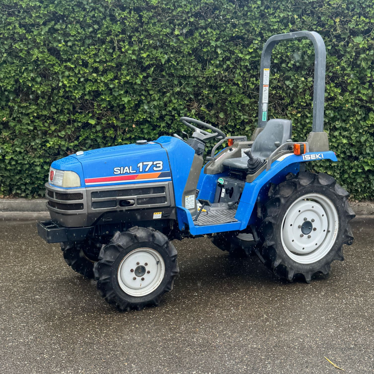 ISEKI tracor