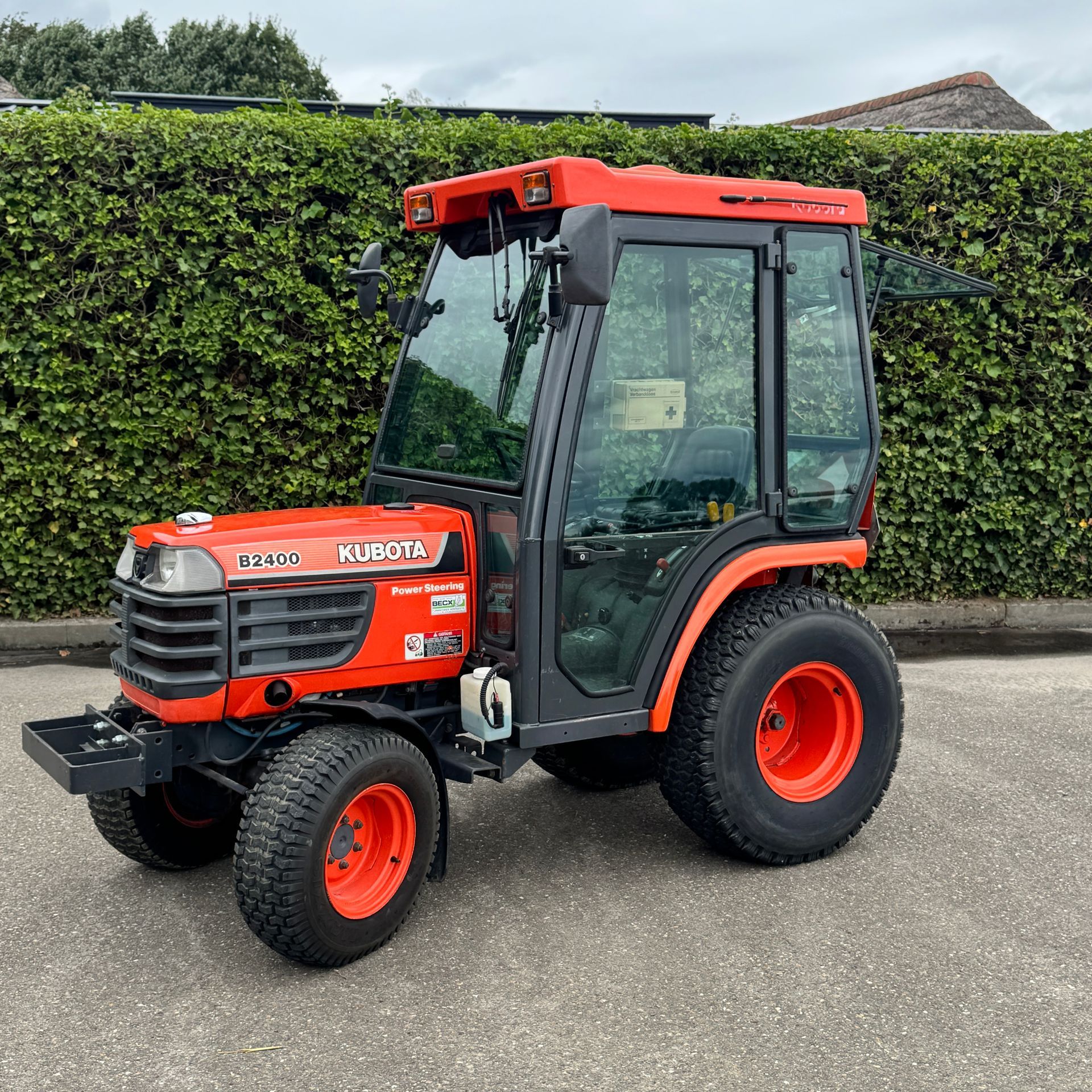 Kubota B2400