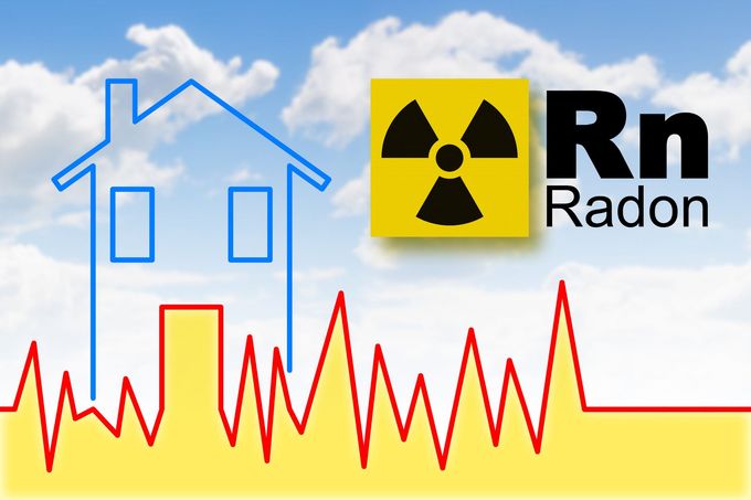 Contorno di una casa blu accanto al simbolo delle radiazioni, con la scritta