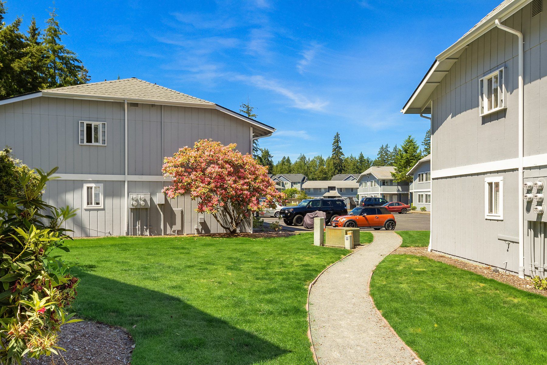 evergreen park apartments exterior and walkway