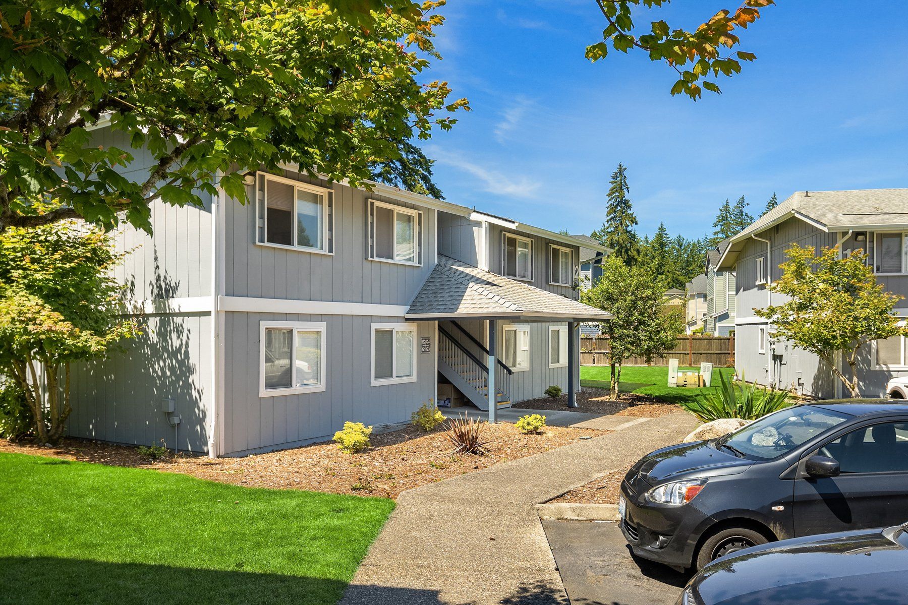 evergreen park apartments exterior