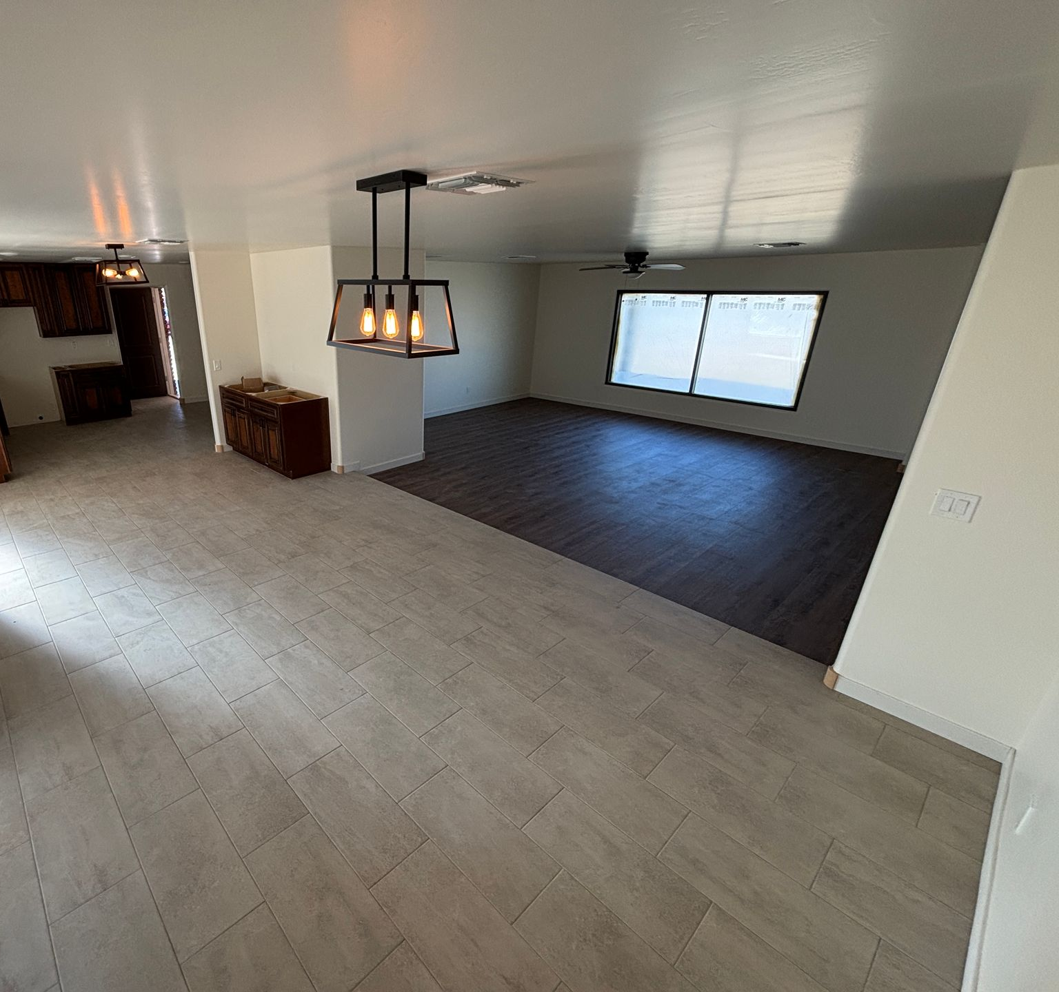 10839-n-59th-avenue-glendale-az-85304-after-living-room