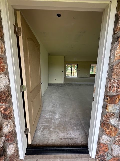 10839-n-59th-avenue-glendale-az-85304-after-fireplace.JPG
