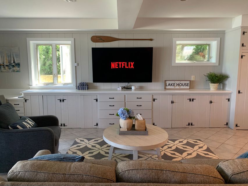 TV mounting services in Key Biscayne