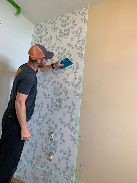 Wallpaper install services in Key Biscayne