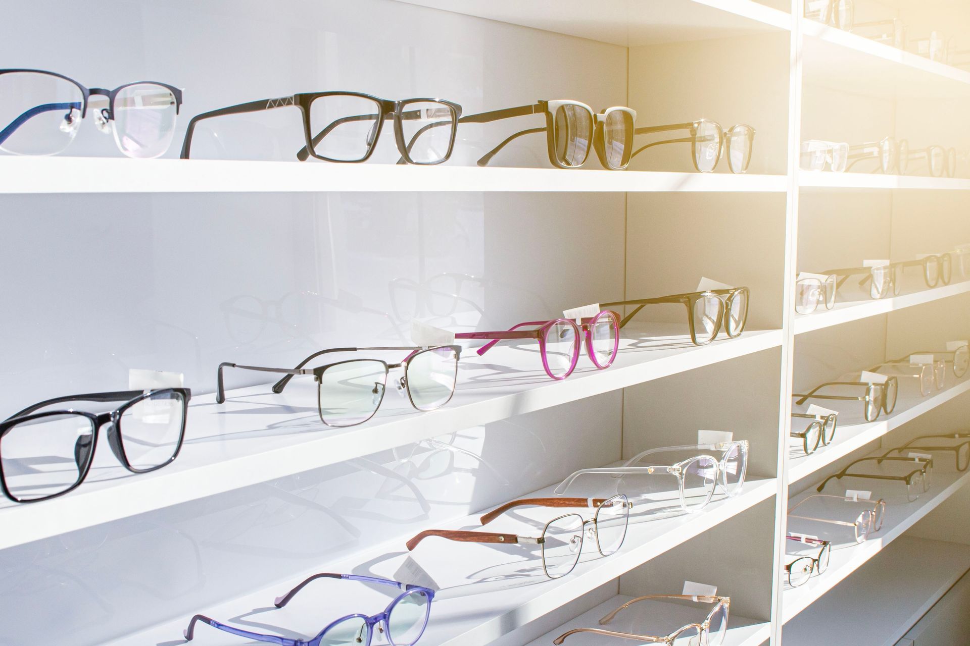 Eyeglasses display