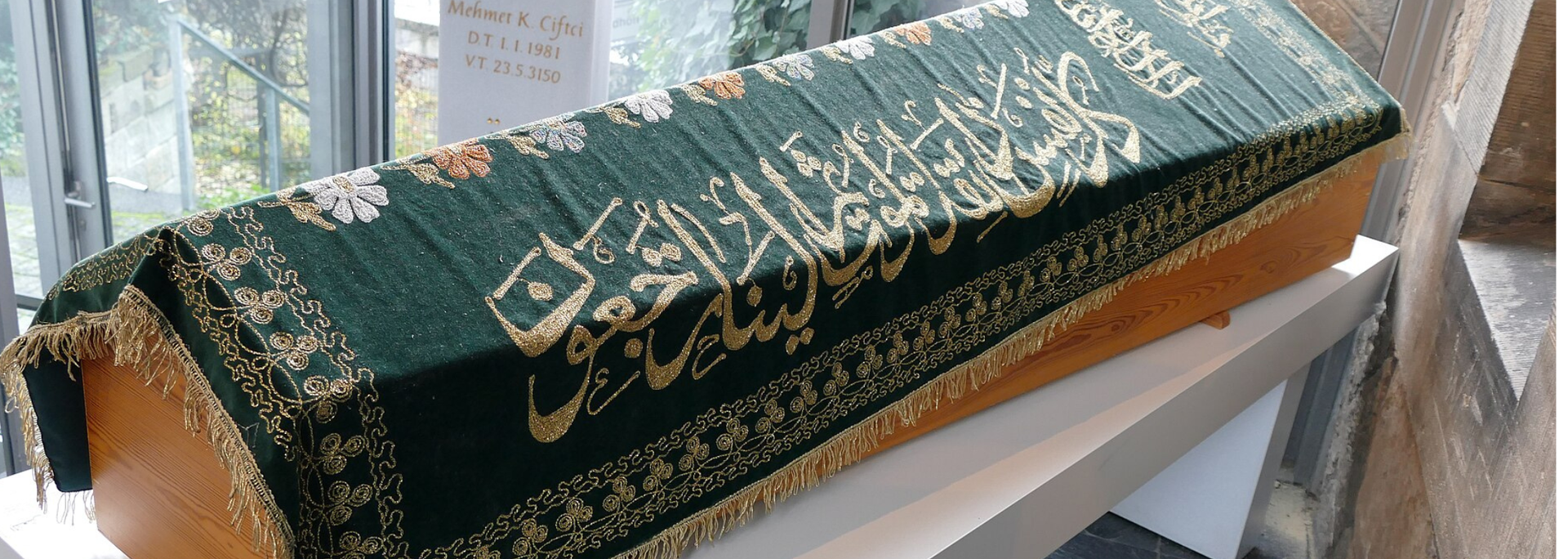 Picture of a Islamic coffin.