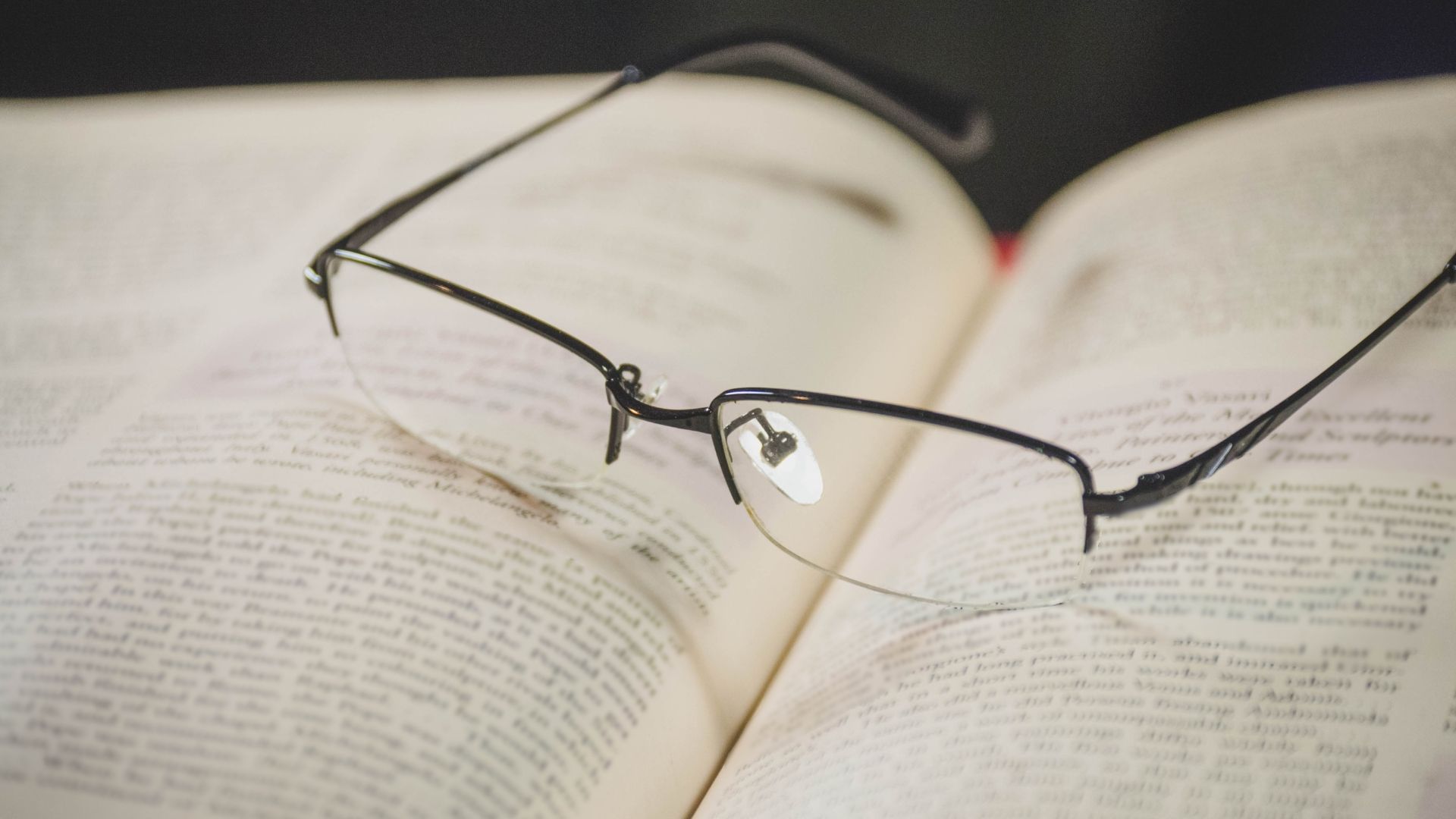 Many funerals feature poetry readings. Here are 6 powerful suggestions for the funeral of a father.

