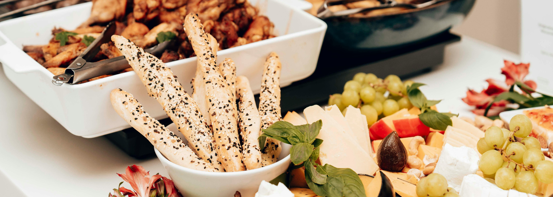 Picture of a buffet. 