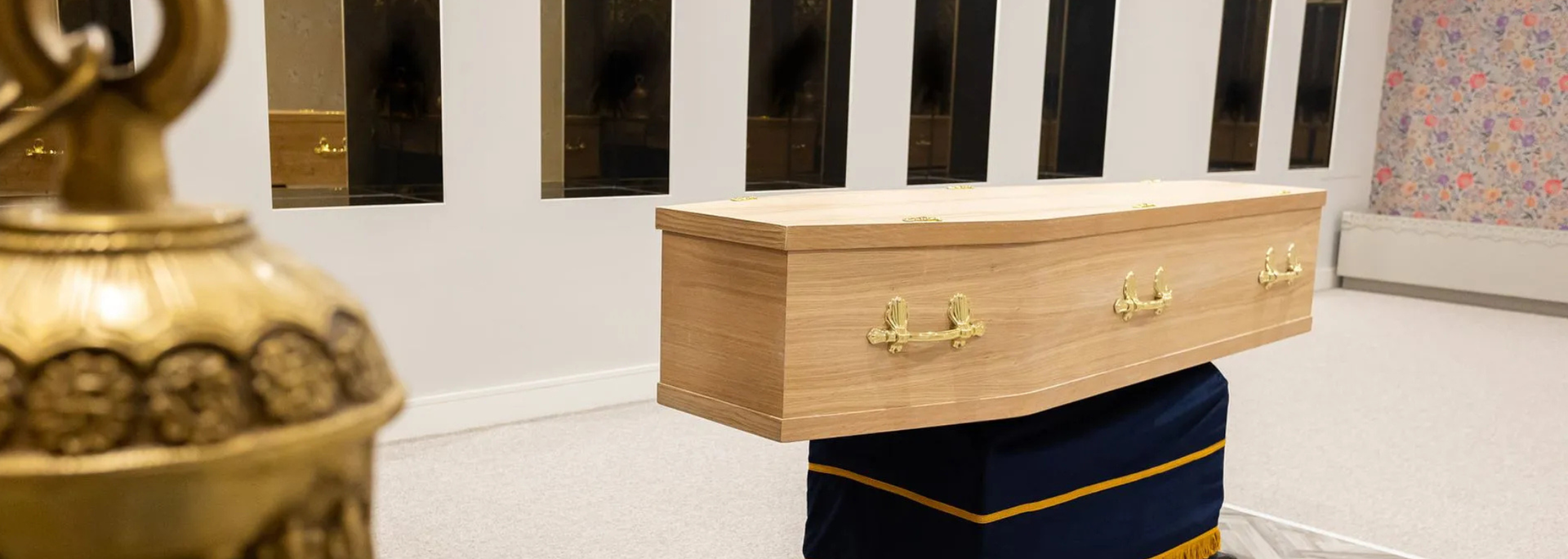 Picture of the funeral home. 