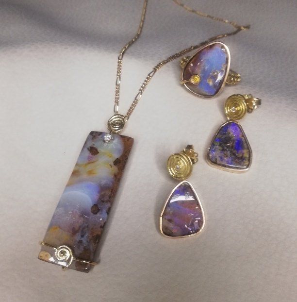Parure oro 18kt  e opale