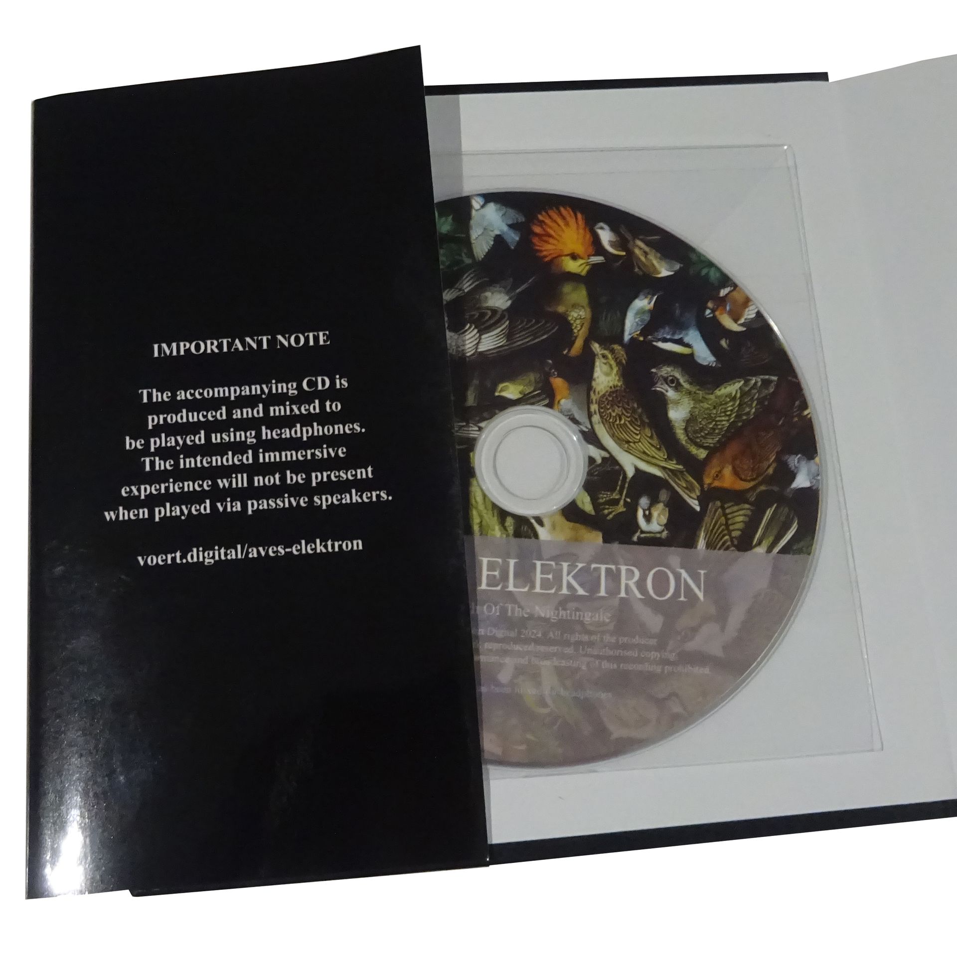 CD. Sound art composition of 44 minutes Aves Elektron CD. 44 minutes