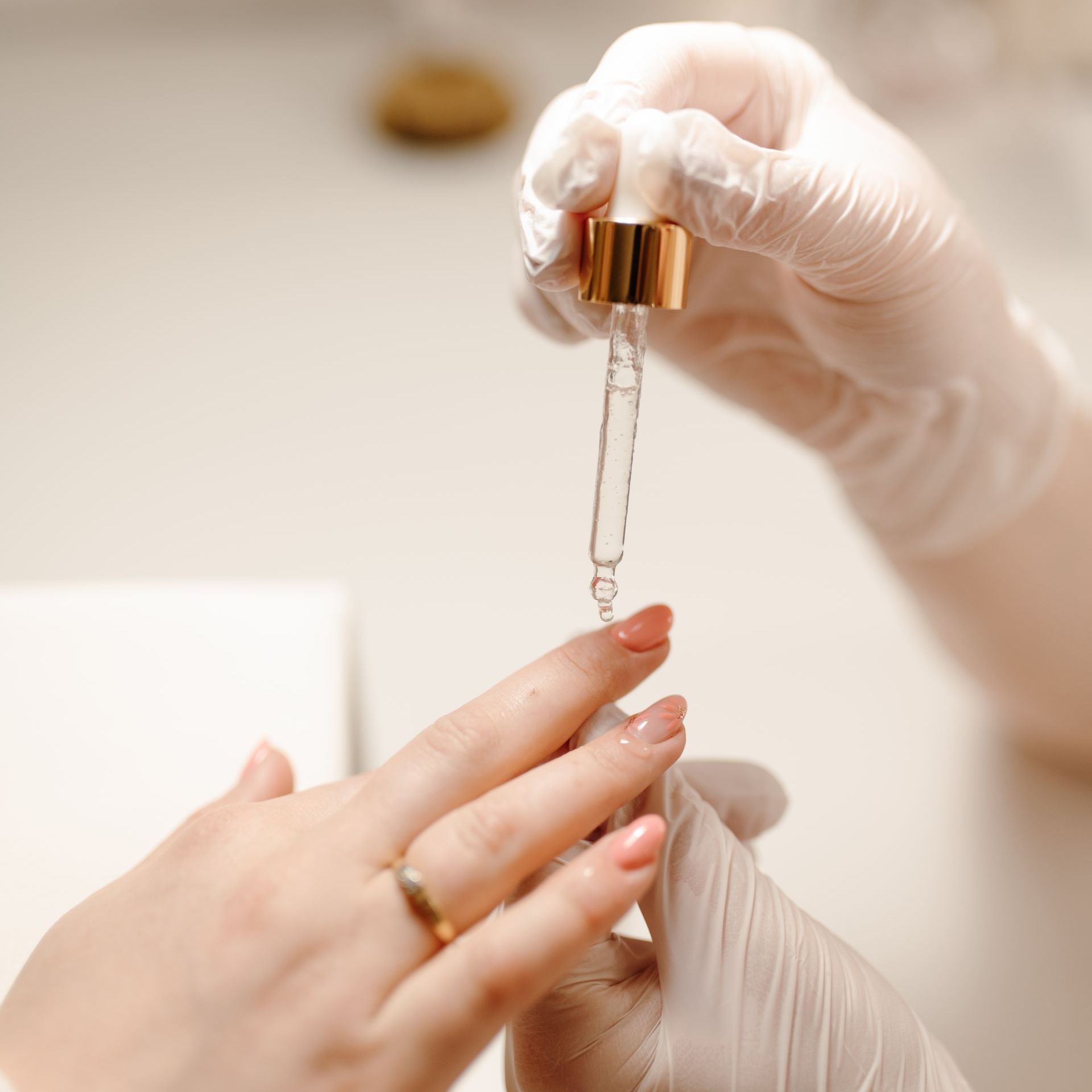 Gellak Manicure bij Glow Spa in Drachten