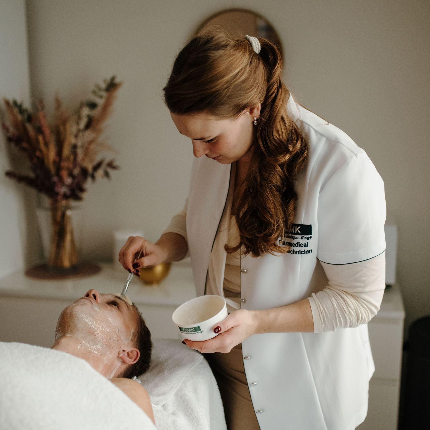 Huidbehandelingen bij schoonheidsspecialiste Mireille Glow Spa in Drachten