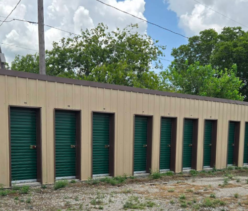Woodsboro self storage facility with drive-up storage units and secure gated access
