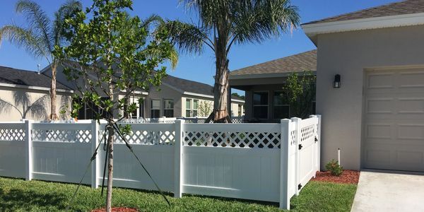 Lattice Top Tongue & Groove | Vero Beach, FL | Adams & Rubin Fence