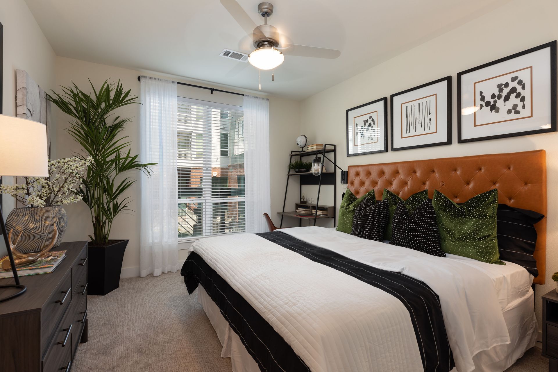 Gallery | Broadway Chapter | Apartments in Fort Worth, TX
