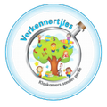 Circular logo with a blue border, cartoon children around a tree, and the text “Verkennerjes” and “Kloostermop”