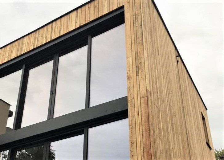 Hus53
