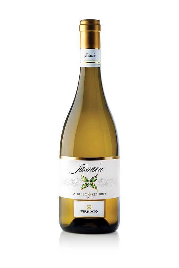 Bottiglia di vino bianco, con tappo dorato ed etichetta bianca con dettagli verdi.