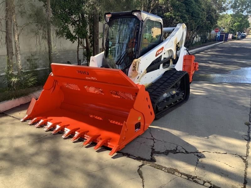 Bobcat T86 4-in-1 Pro Series bucket